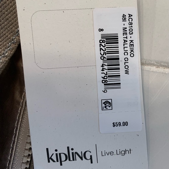 Kipling Keiko Metallic Glow crossbody/Shoulder bag in pale gold. - Picture 6 of 9